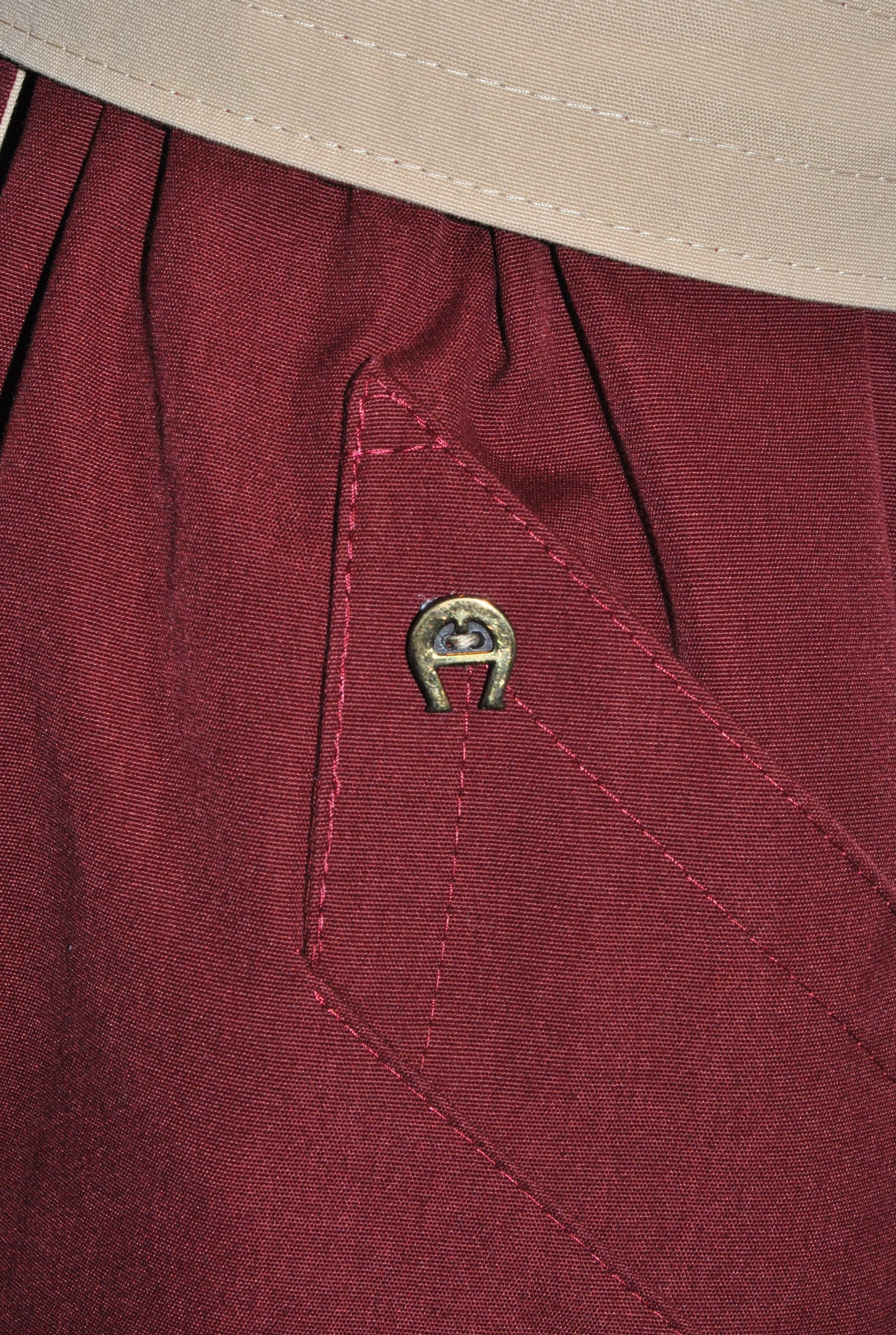 Reversible Trench from Etienne Aiger